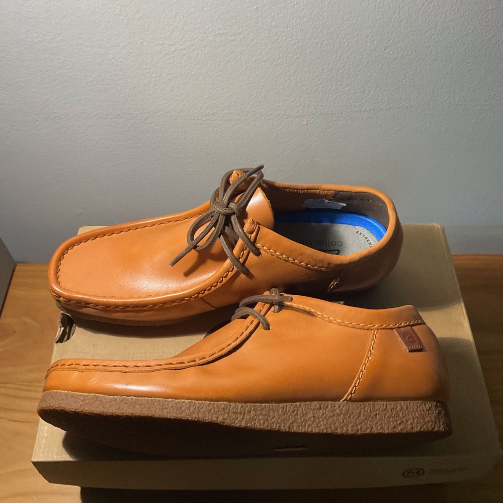 *Brand New* Men's Clark’s Chukka Moccasin Boots in size 9.5
